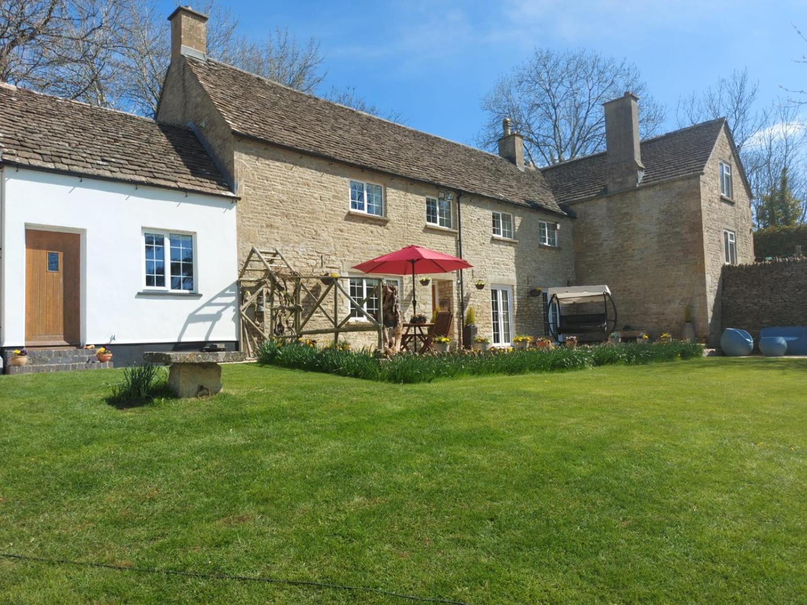 Thames Head Wharf - Historic Cotswold Cottage With Stunning Countryside Views Cirencester Dış mekan fotoğraf
